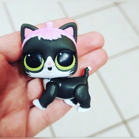 LOL Surprise Dolls Series 3 Pets Feline Fresh - Picture 1 of 4
